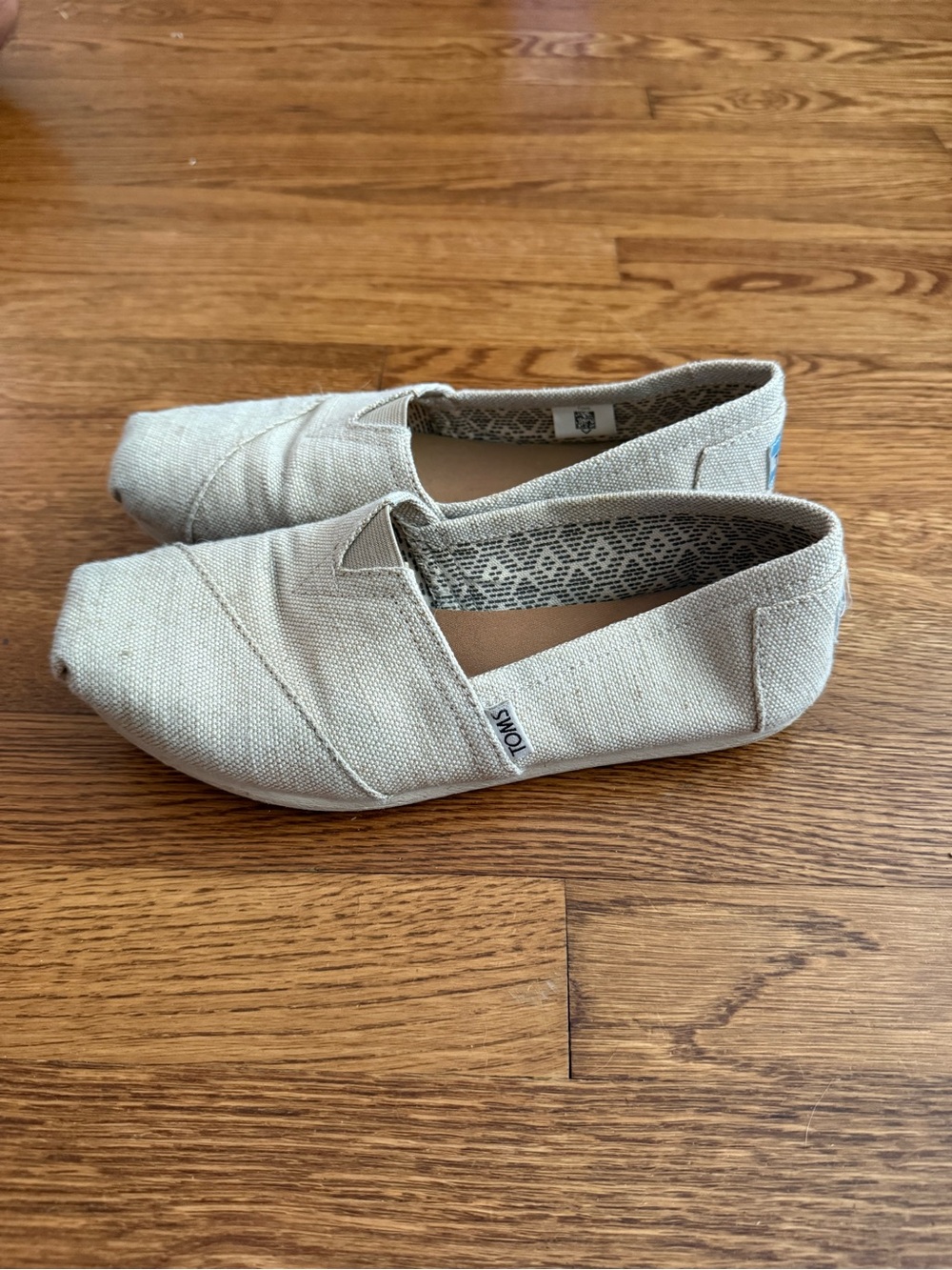 TOMS Classic Slip-On Espadrilles in Natural Beige women’s size 7.5